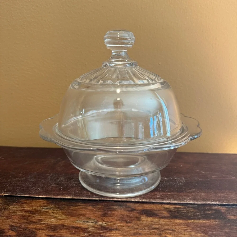 Vintage Clear Glass Dessert Butter Dish Cover with Scalloped‎ Edge and Lid
